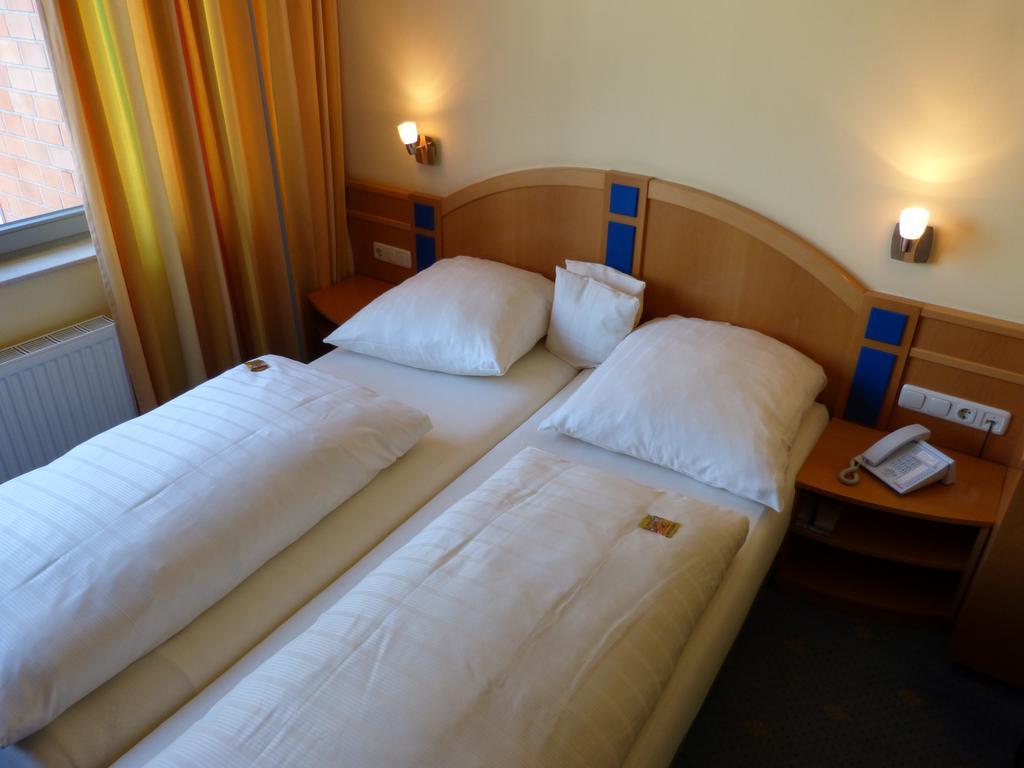 Forsthaus Bergedorf Hotel Хамбург Стая снимка